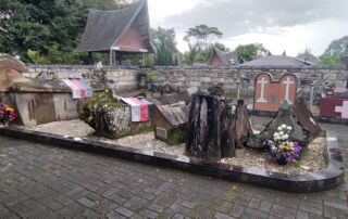 King Sidabutar Tomb at Tomok, samosir island , parapat , lake toba