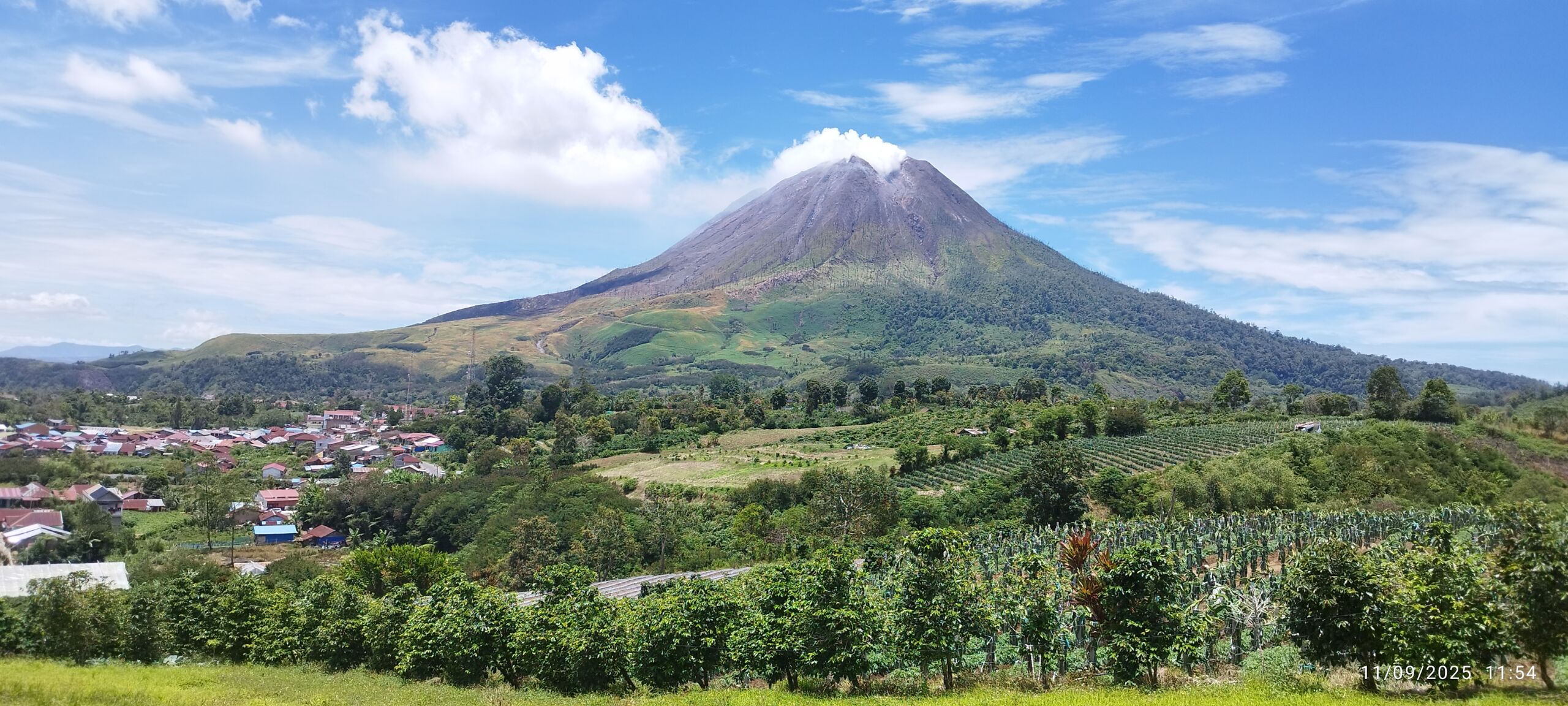 good view of Mount Sinabung good view of Mount Sinabung