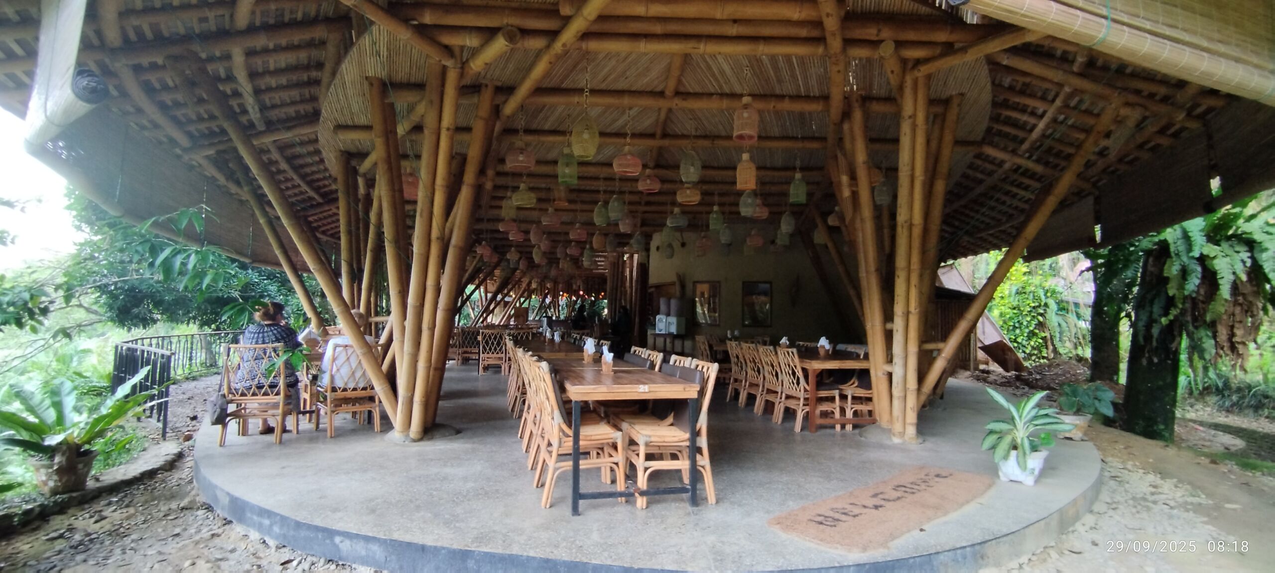 Bamboo restaurant Bukit Lawang Bamboo restaurant Bukit Lawang