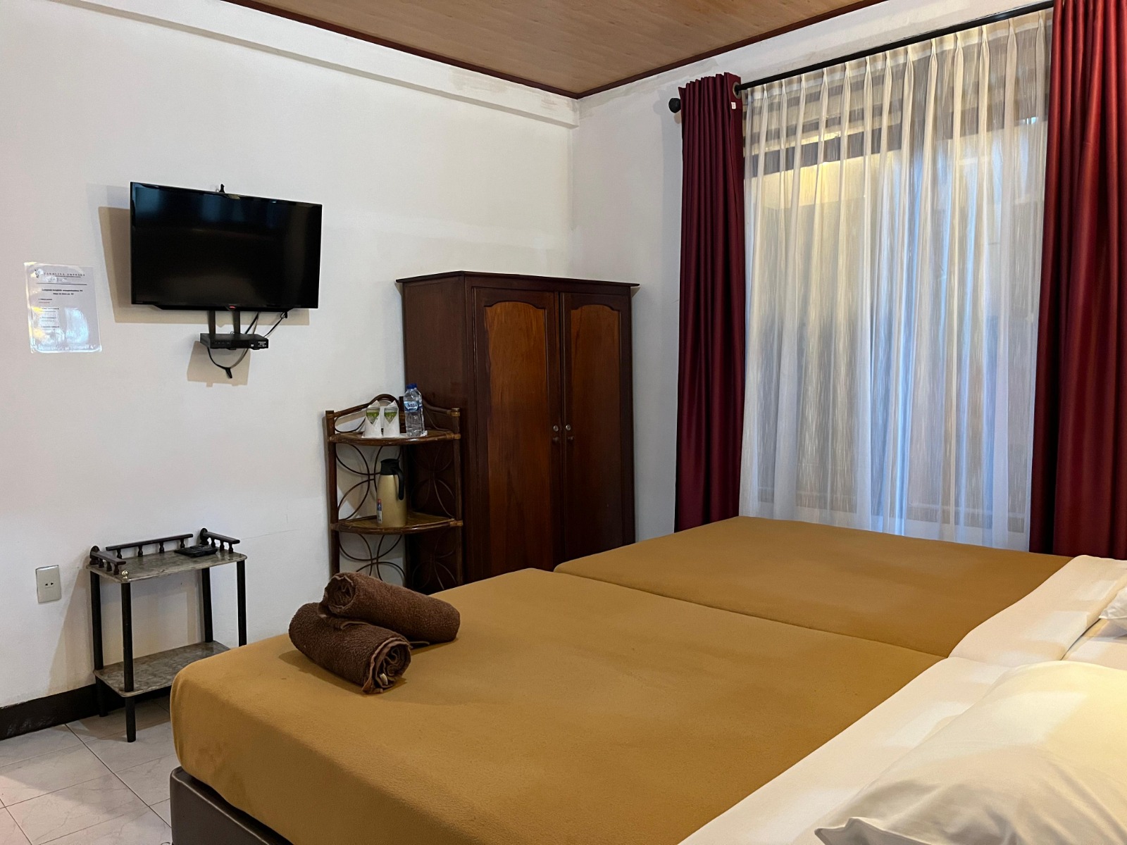 Carolina cottage samosir deluxe room