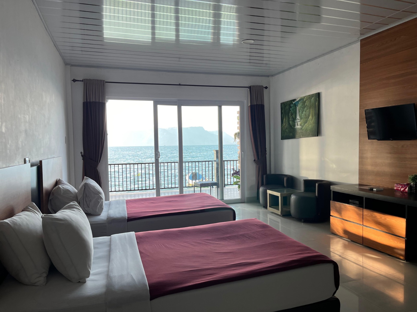 Junior Suit Carolina Hotel Parapat