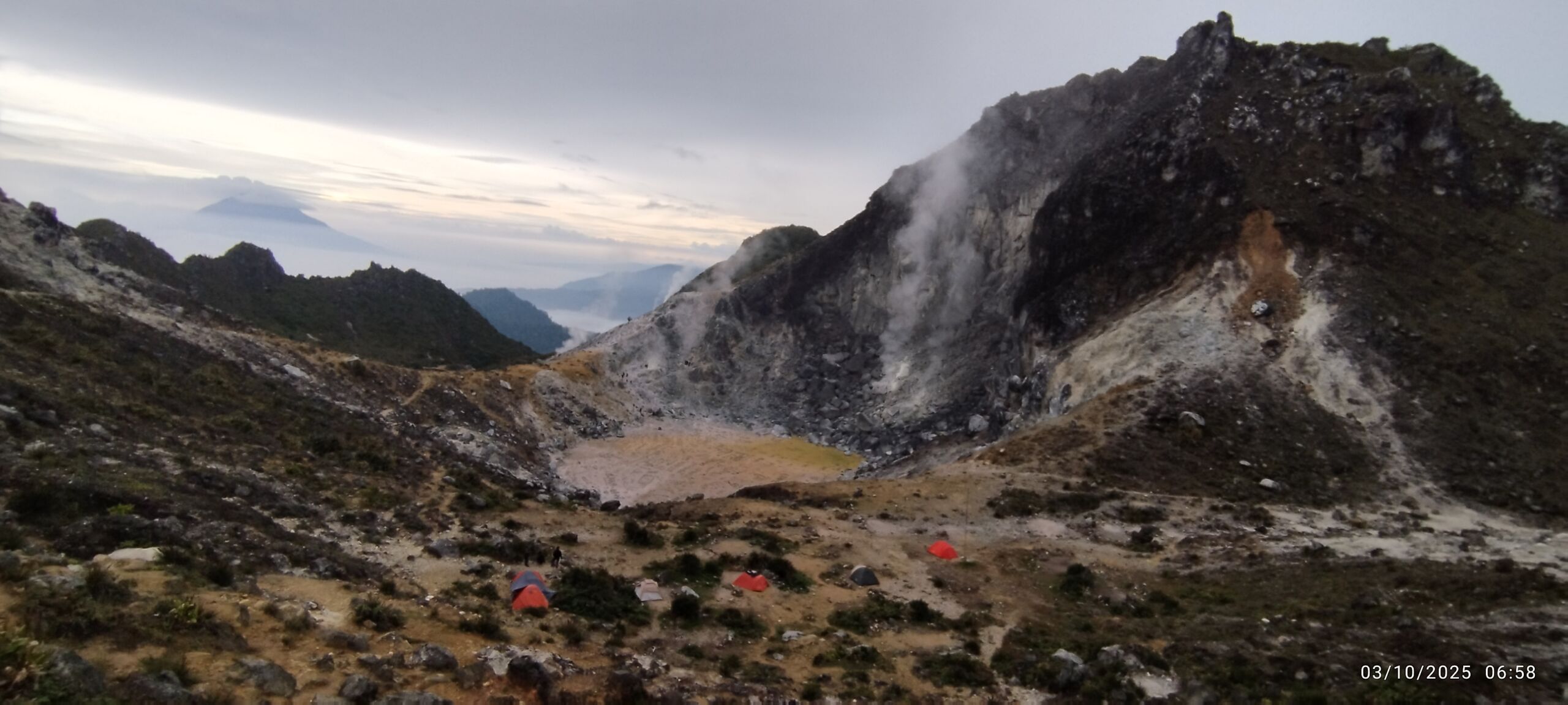 Gunung sibayak volcano in berastagi Gunung sibayak volcano in berastagi