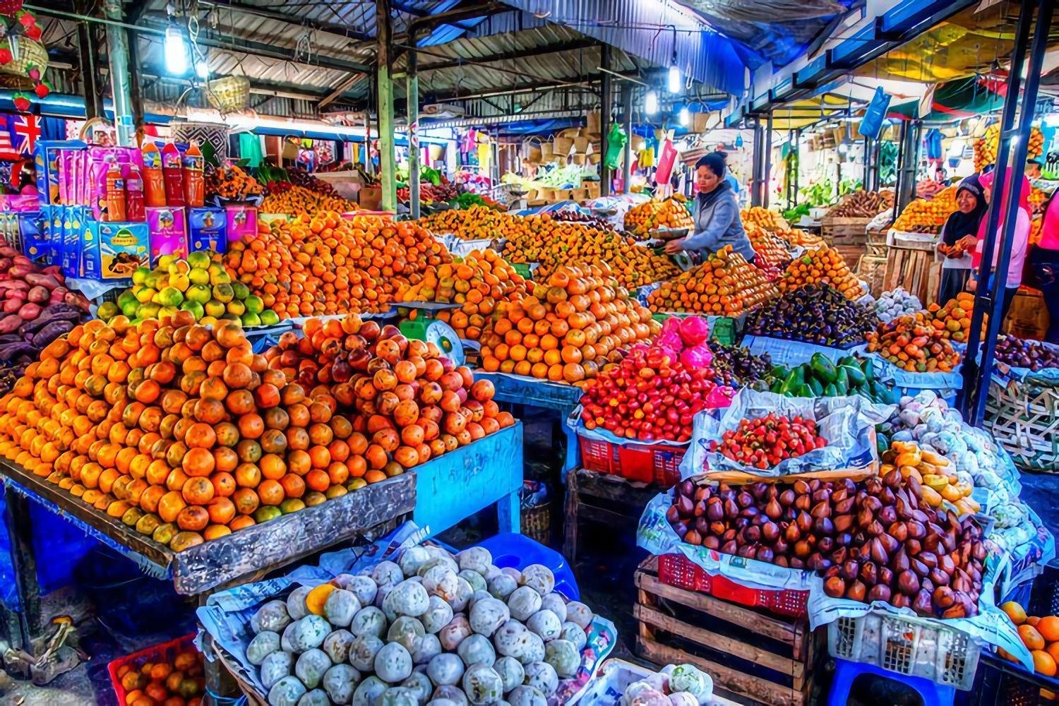 Berastagi fruit market 3